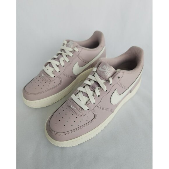 9 WOMEN'S NIKE AIR FORCE ONE AF1 LOW PARTICLR ROSE PURPLE FV5948-601 SNEAKERS - Picture 2 of 7